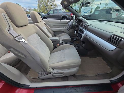 Used 2006 Chrysler Sebring Touring image 8