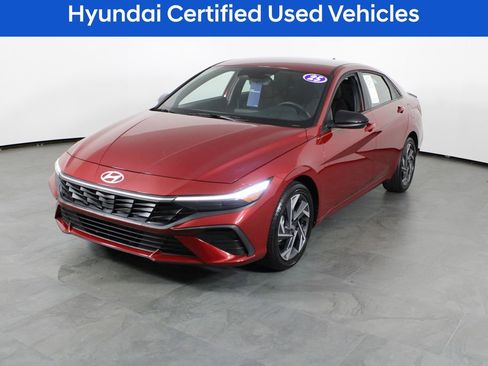 Certified 2025 Hyundai Elantra SEL image 2