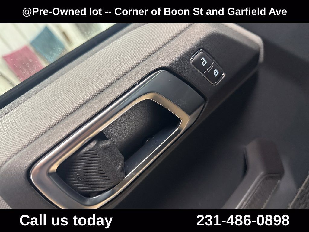 Used 2024 Ford Bronco Black Diamond AWD/4WD image 16