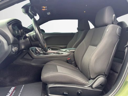 Used 2018 Dodge Challenger SXT RWD image 12