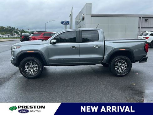 Used 2024 GMC Canyon Denali AWD/4WD image 3