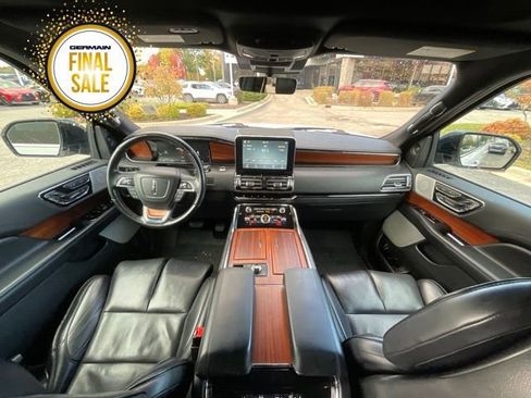 Used 2019 Lincoln Navigator L Reserve image 12