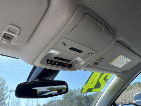 Used 2024 Chevrolet Blazer LT w/ Convenience Package image 5