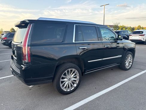 Used 2020 Cadillac Escalade Premium Luxury AWD/4WD image 6