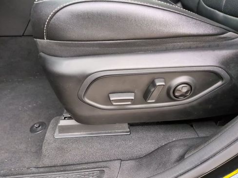 Used 2023 Jeep Grand Cherokee L Limited w/ Luxury Tech Group II image 21