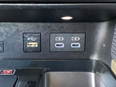 Used 2025 Toyota Camry SE image 31