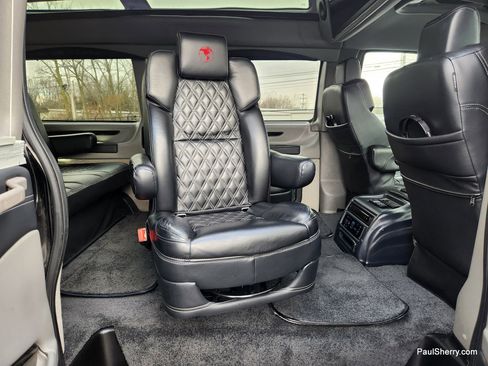 Used 2023 Chevrolet Express 2500 image 29