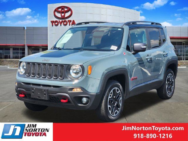 Used 2016 Jeep Renegade Trailhawk AWD/4WD image 3