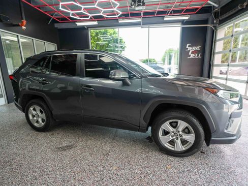 Used 2021 Toyota RAV4 XLE w/ Convenience Package AWD/4WD image 5