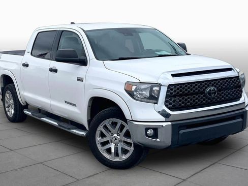Used 2020 Toyota Tundra SR5 w/ SR5 Leather Package RWD image 3