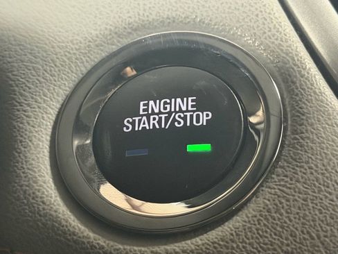 Used 2020 Chevrolet Trax LT w/ LT Convenience Package image 23