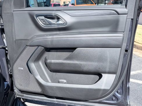 Used 2024 GMC Yukon SLT image 30