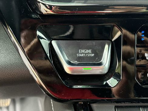 Used 2024 GMC Sierra 1500 AT4X image 7