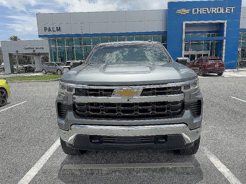Used 2023 Chevrolet Silverado 1500 LT AWD/4WD image 2