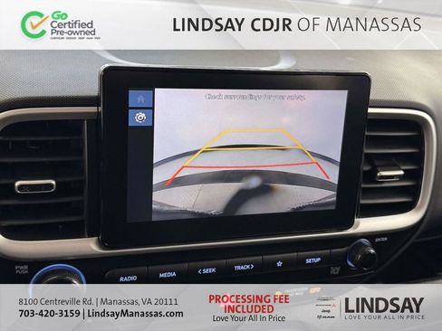Used 2024 Hyundai Venue SEL image 24