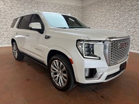 Used 2023 GMC Yukon Denali AWD/4WD image 9