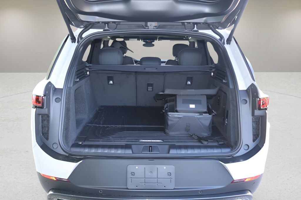 New 2026 Land Rover Range Rover Sport SE AWD/4WD image 15