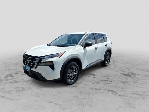 Used 2024 Nissan Rogue S AWD/4WD image 4