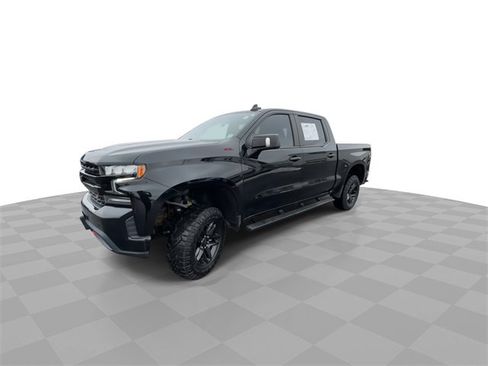 Used 2021 Chevrolet Silverado 1500 LT Trail Boss w/ Convenience Package II image 4