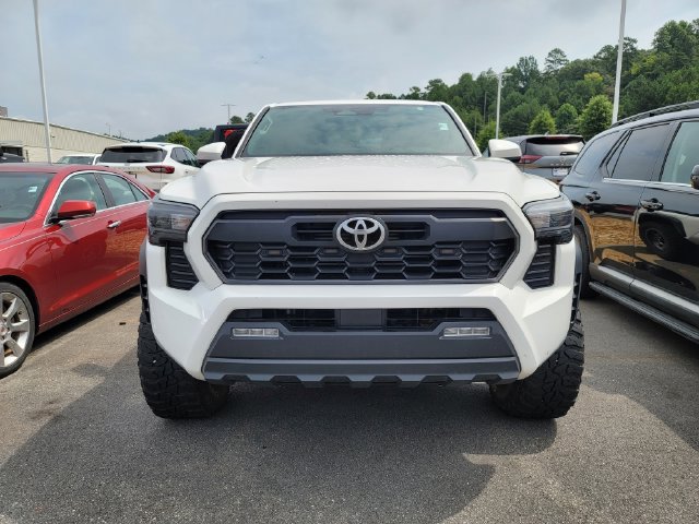 Used 2024 Toyota Tacoma TRD Off-Road AWD/4WD image 2