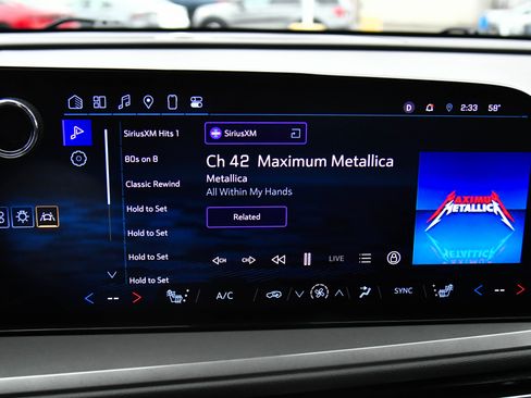 Used 2024 Chevrolet Traverse LT image 29