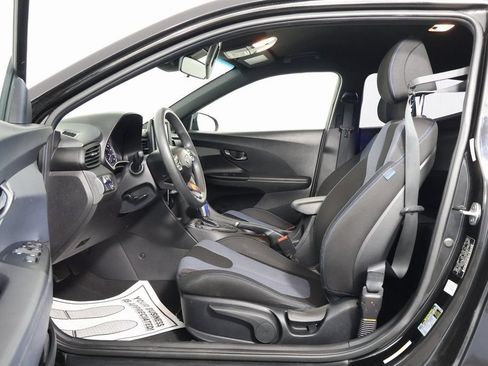 Used 2020 Hyundai Veloster 2.0 FWD image 9