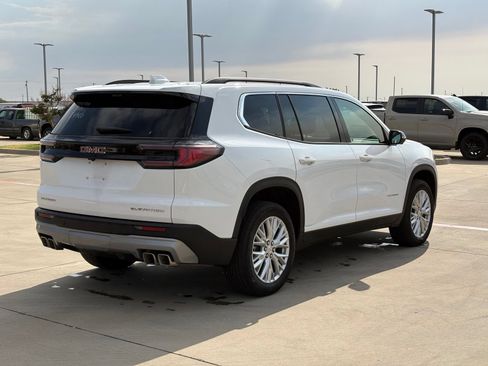 Used 2026 GMC Acadia Elevation w/ Elevation Premium Package FWD image 7
