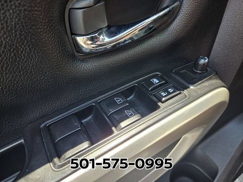 Used 2023 Nissan Titan SV RWD image 29
