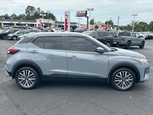 Used 2024 Nissan Kicks SV w/ Exterior Package FWD image 2