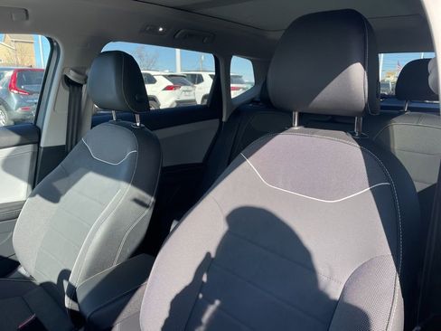 Used 2024 Volkswagen Taos SE image 17