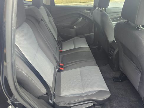 Used 2017 Ford Escape SE image 21