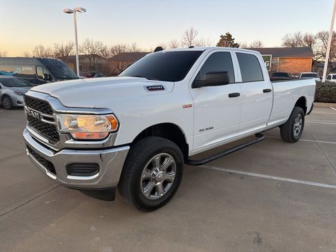 Used 2020 RAM 2500 Tradesman w/ Chrome Appearance Group image 3