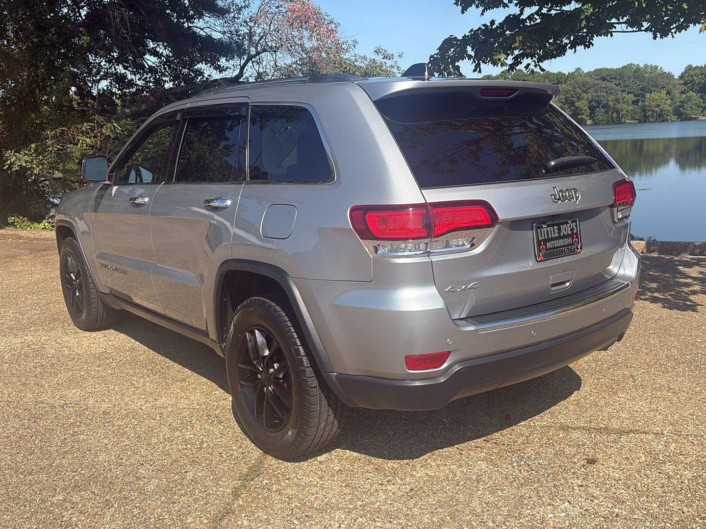 Used 2020 Jeep Grand Cherokee Limited AWD/4WD image 8