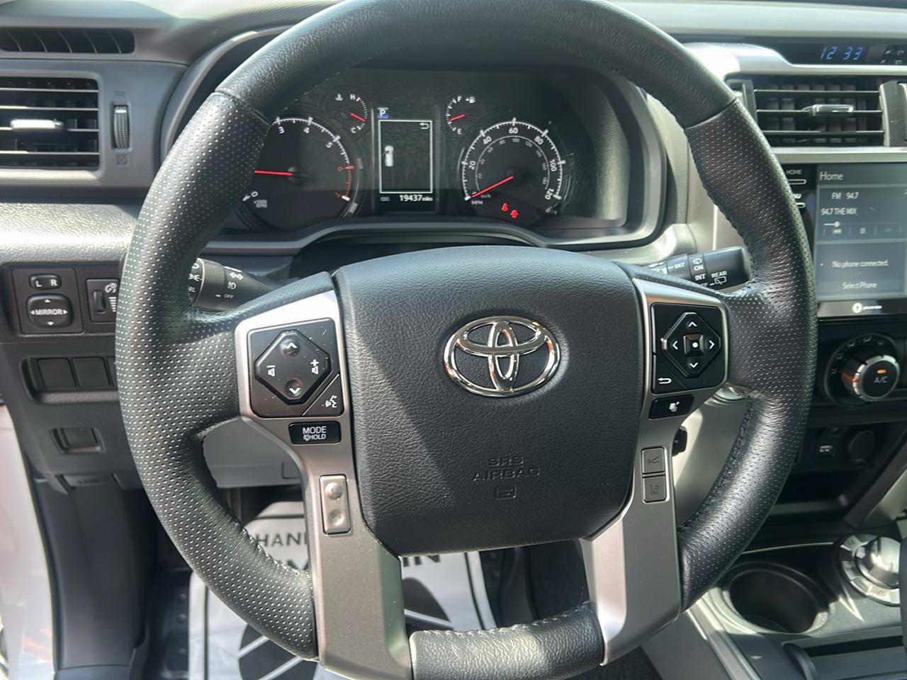 Used 2024 Toyota 4Runner SR5 Premium w/ Moonroof Package AWD/4WD image 17