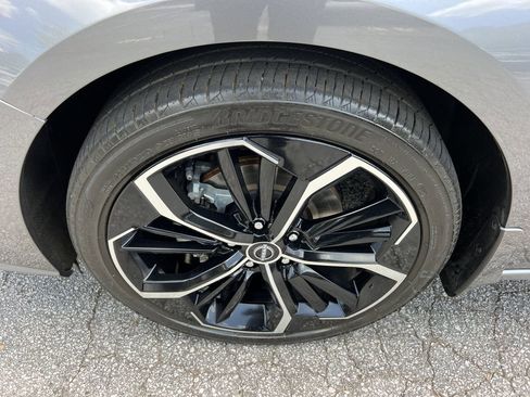 Used 2024 Nissan Altima 2.5 SR w/ SR Premium Package AWD/4WD image 8