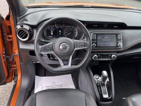 Used 2020 Nissan Kicks SR w/ SR Premium Package FWD image 12