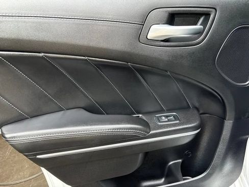 Used 2019 Dodge Charger Scat Pack w/ Dynamics Package RWD image 24