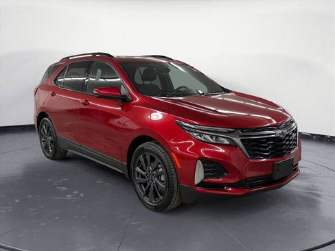 Used 2022 Chevrolet Equinox RS w/ Infotainment Package image 8