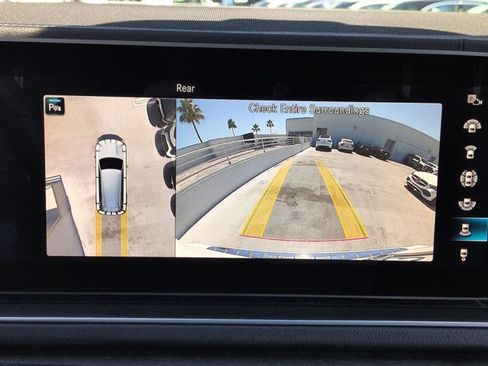 Used 2022 Mercedes-Benz GLS 450 4MATIC image 11