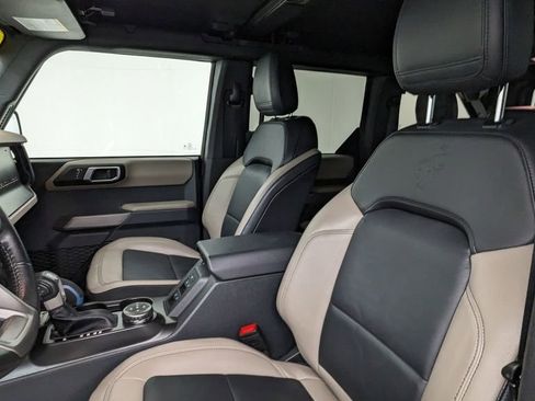 Certified 2023 Ford Bronco Wildtrak AWD/4WD image 2