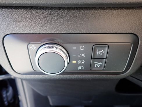 Used 2021 Ford Escape SE image 17