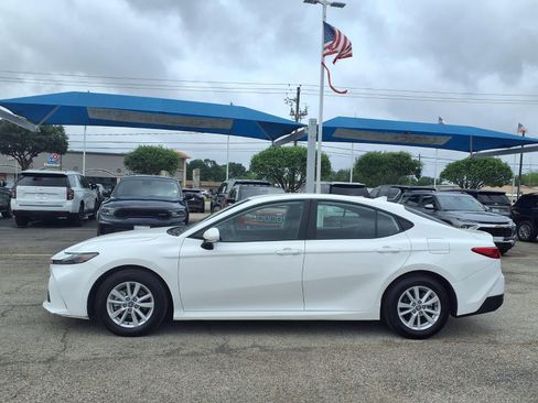 Used 2025 Toyota Camry LE FWD image 24