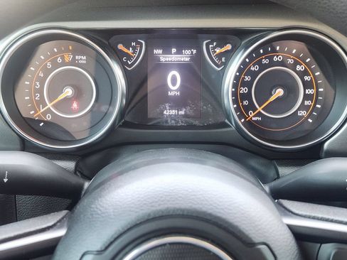 Used 2023 Jeep Gladiator Sport AWD/4WD image 17