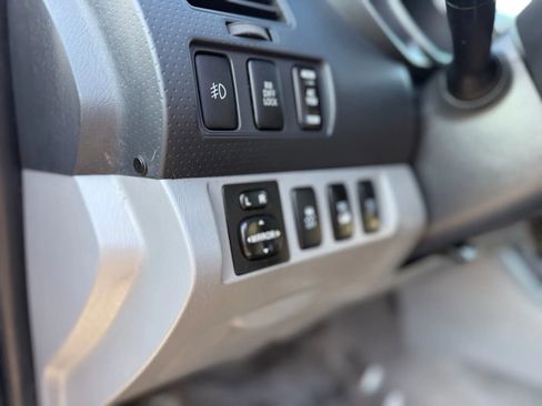 Used 2010 Toyota Tacoma 4x4 Access Cab V6 image 26