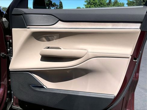 New 2026 Volvo EX90 Plus AWD/4WD image 31