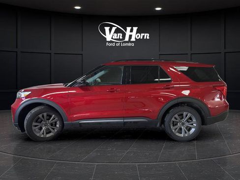Used 2022 Ford Explorer XLT w/ Equipment Group 202A image 4