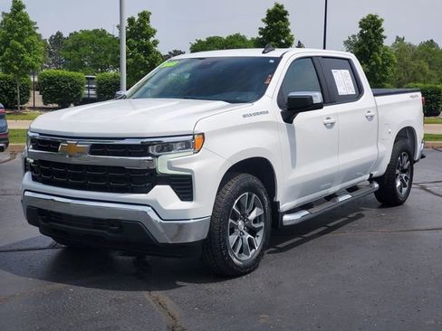 Used 2023 Chevrolet Silverado 1500 LT AWD/4WD image 2