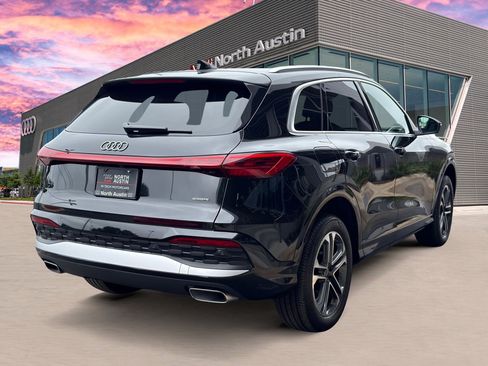 Certified 2025 Audi Q5 Premium w/ Convenience Package AWD/4WD image 7