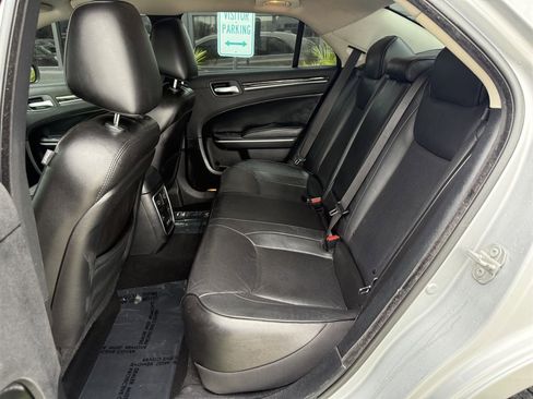 Used 2020 Chrysler 300 Limited image 15