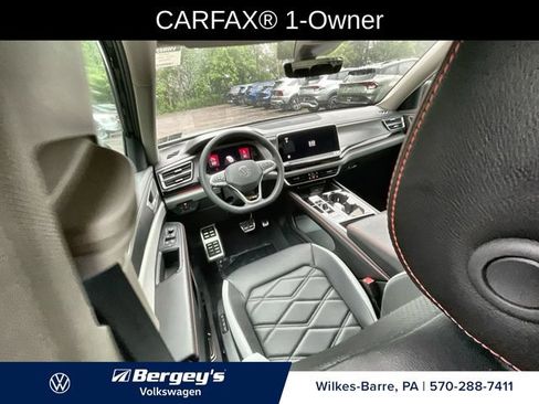 Used 2024 Volkswagen Atlas Peak Edition SEL AWD/4WD image 3